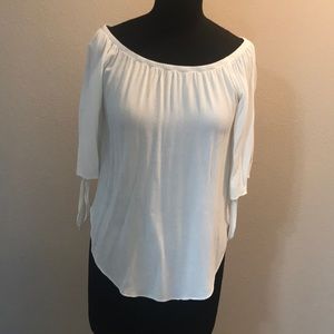 Lightweight crepe top with tie sleeves